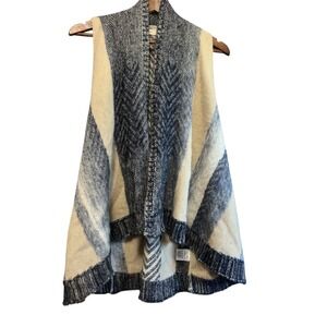ANTHROPOLOGIE - Women's Blue and Cream Knit Vest